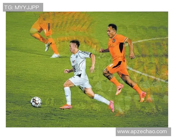 《传奇球王与绿茵之路：一位足球巨星的崛起与奋斗历程》