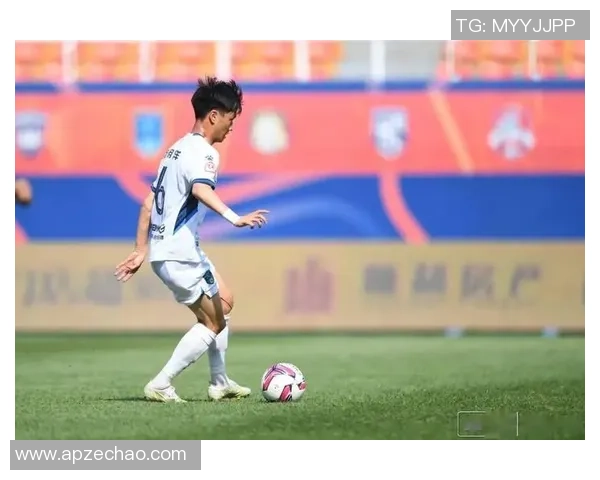 足球追梦少年逆袭之路:从默默无闻到国际球场上的耀眼新星 足球追梦少年逆袭之路:从默默无闻到国际球场上的耀眼新星